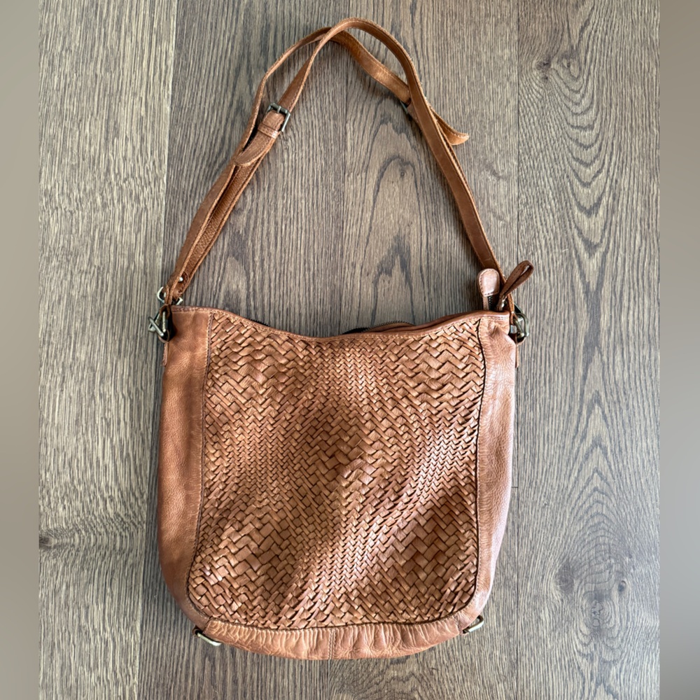 Elegant Brown Woven Leather Shoulder Bag - Picture 5 of 6